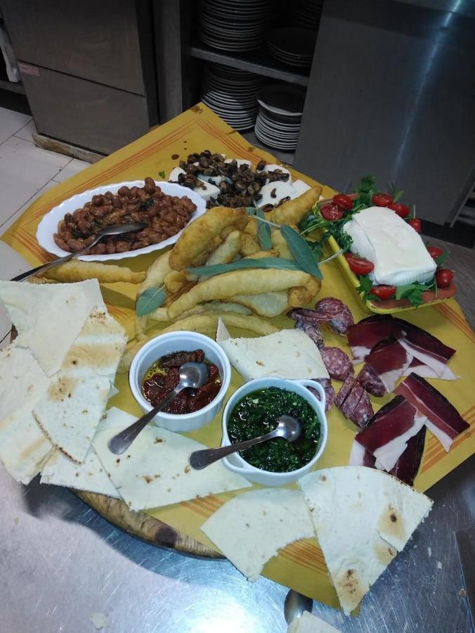 Locanda Ristorante Pizzeria Da Gigino Corniolo  Екстериор снимка